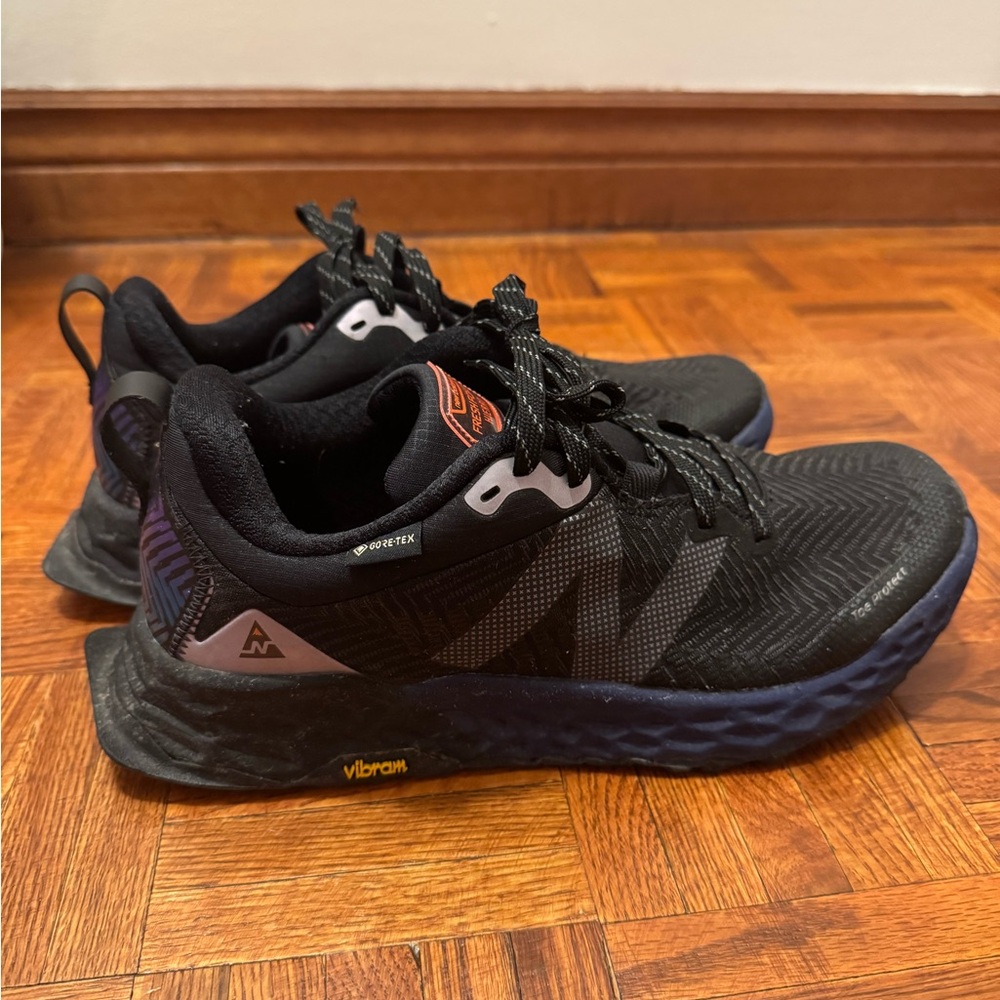 New Balance Black Athletic Shoes